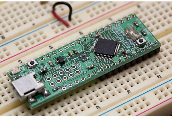 copper board in solderless breadboard